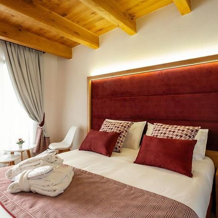 カステル・ディ・サングロ Garni Il Concale Bed & Breakfast エクステリア 写真