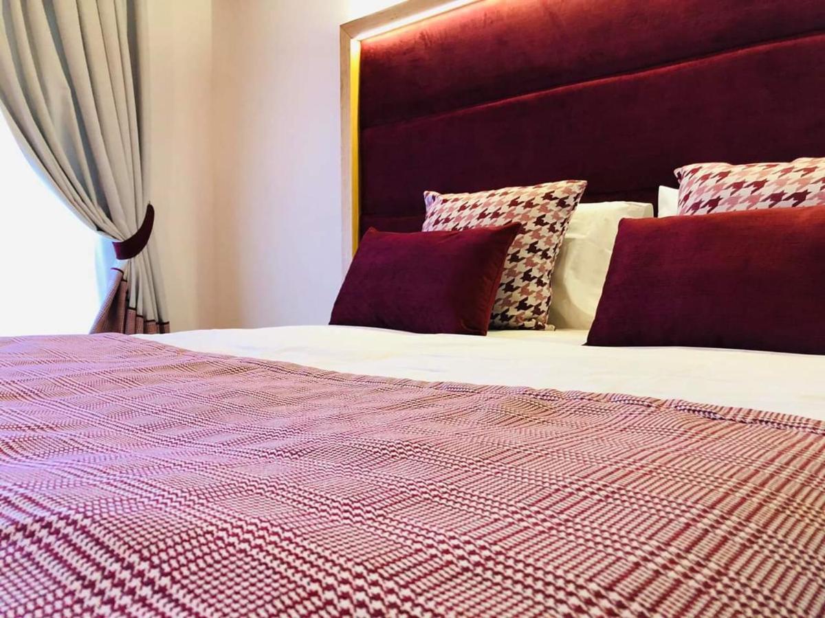 カステル・ディ・サングロ Garni Il Concale Bed & Breakfast エクステリア 写真