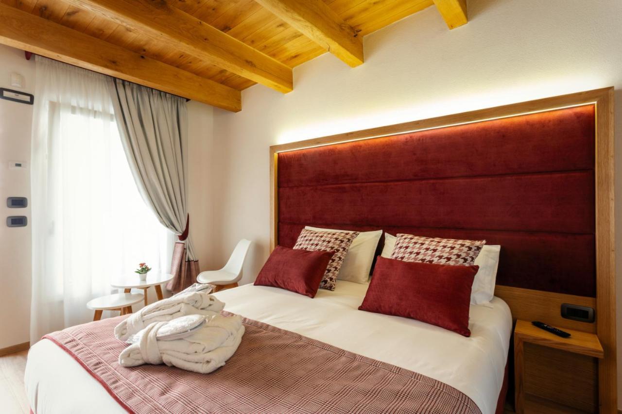 カステル・ディ・サングロ Garni Il Concale Bed & Breakfast エクステリア 写真