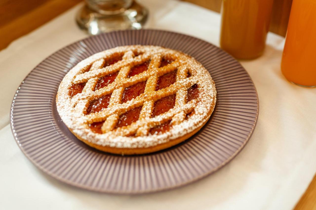 カステル・ディ・サングロ Garni Il Concale Bed & Breakfast エクステリア 写真