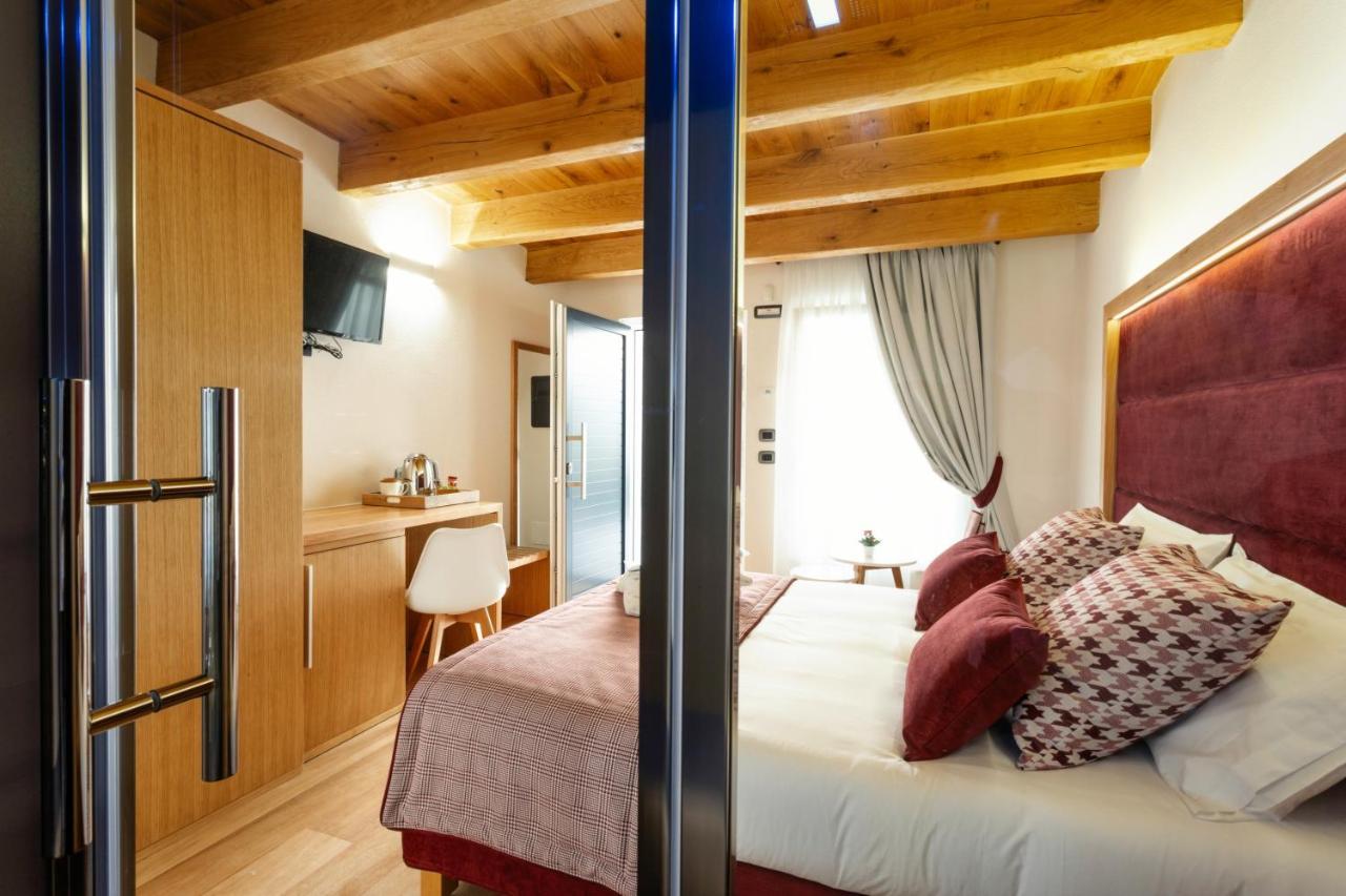 カステル・ディ・サングロ Garni Il Concale Bed & Breakfast エクステリア 写真